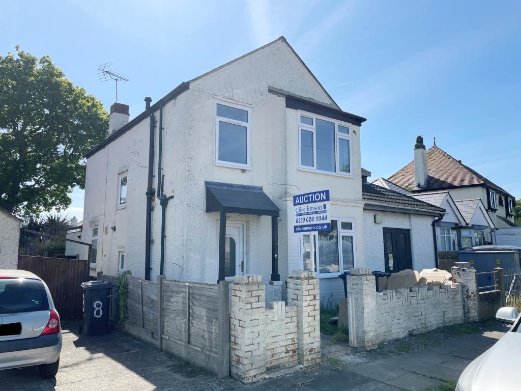 Lot: 52 - HOUSE WITH REFURBISHMENT WORKS ALMOST COMPLETE - Front of property with bay window and slate roof